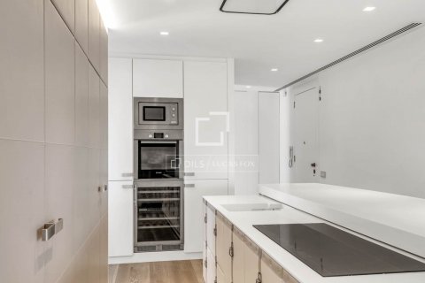 Ático de 2 dormitorios en venta en Barcelona, Cataluña, Spain № 8661 - foto 14