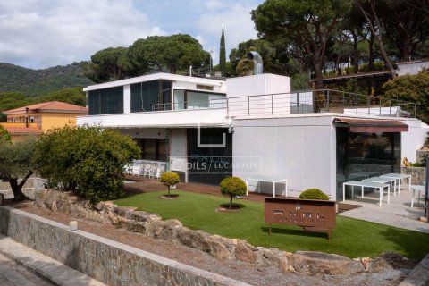 Villa de 2 dormitorios en venta en Cabrils, Barcelona, Cataluña, Spain № 8665
