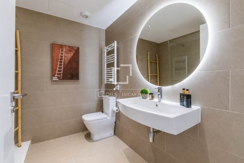 Apartamento de 3 dormitorios en venta en Sitges, Barcelona, Cataluña, Spain № 8659 - foto 19