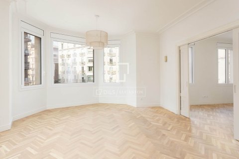 Купить квартиру в Барселона, Испания с 5 спален, 250м², № 4151 - фото 2