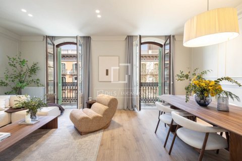 Apartamento de 4 dormitorios en venta en Barcelona, Cataluña, Spain № 4149
