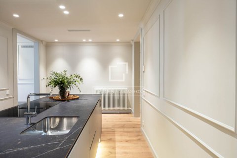 Купить квартиру в Барселона, Испания с 4 спальни, 200м², № 4149 - фото 11
