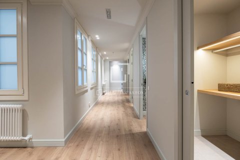 Купить квартиру в Барселона, Испания с 4 спальни, 200м², № 4149 - фото 14
