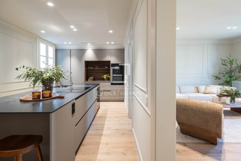 Купить квартиру в Барселона, Испания с 4 спальни, 200м², № 4149 - фото 9