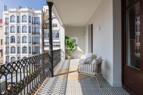 Купить квартиру в Барселона, Испания с 4 спальни, 200м², № 4149 - фото 4