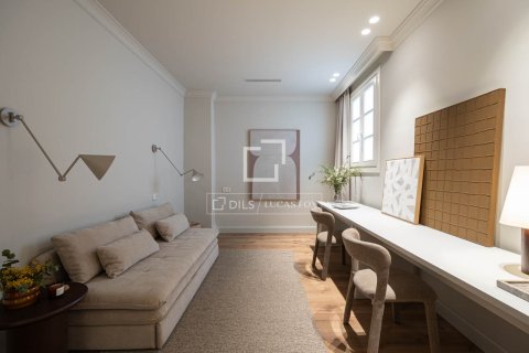 Купить квартиру в Барселона, Испания с 4 спальни, 200м², № 4149 - фото 22