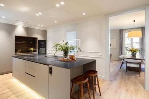 Купить квартиру в Барселона, Испания с 4 спальни, 200м², № 4149 - фото 10