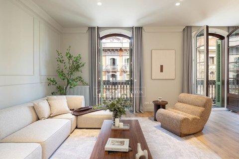 Купить квартиру в Барселона, Испания с 4 спальни, 200м², № 4149 - фото 3
