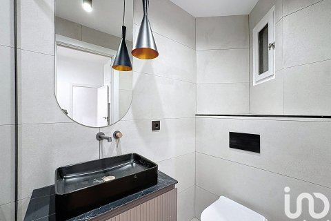 Apartamento de 4 dormitorios en venta en Barcelona, Cataluña, Spain № 4914 - foto 21