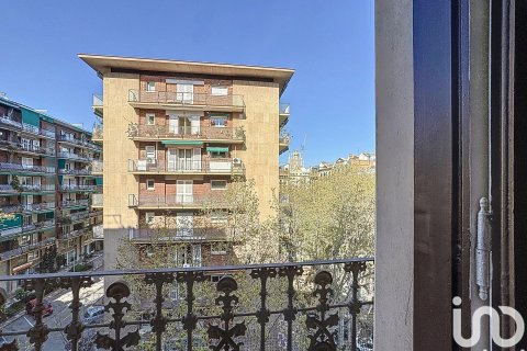 Apartamento de 4 dormitorios en venta en Barcelona, Cataluña, Spain № 4914 - foto 10