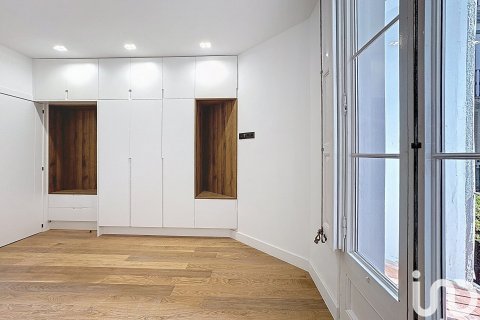 Apartamento de 4 dormitorios en venta en Barcelona, Cataluña, Spain № 4914 - foto 18