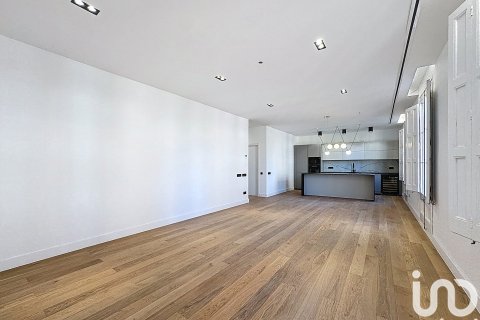 Apartamento de 4 dormitorios en venta en Barcelona, Cataluña, Spain № 4914 - foto 8