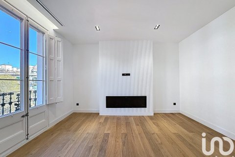Apartamento de 4 dormitorios en venta en Barcelona, Cataluña, Spain № 4914 - foto 4
