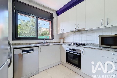 Сasa de 4 dormitorios en venta en Calafell, Tarragona, Cataluña, Spain № 8356 - foto 4