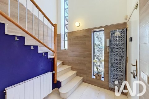 Сasa de 4 dormitorios en venta en Calafell, Tarragona, Cataluña, Spain № 8356 - foto 2