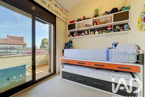 Сasa de 4 dormitorios en venta en Calafell, Tarragona, Cataluña, Spain № 8356 - foto 26