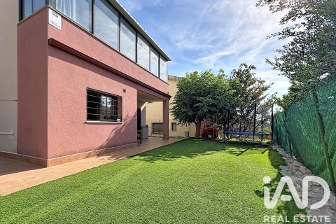 Сasa de 4 dormitorios en venta en Calafell, Tarragona, Cataluña, Spain № 8356 - foto 12