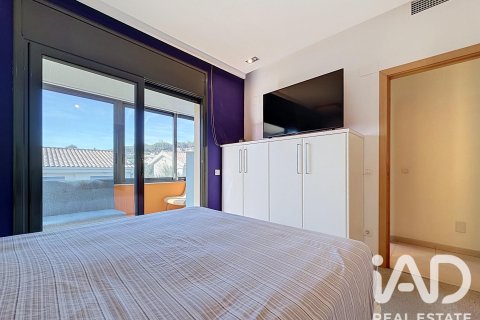 Сasa de 4 dormitorios en venta en Calafell, Tarragona, Cataluña, Spain № 8356 - foto 20