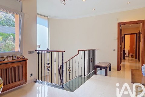 Купить дом в Кабрильс, Испания с 7 спален, 881м², № 8354 - фото 17