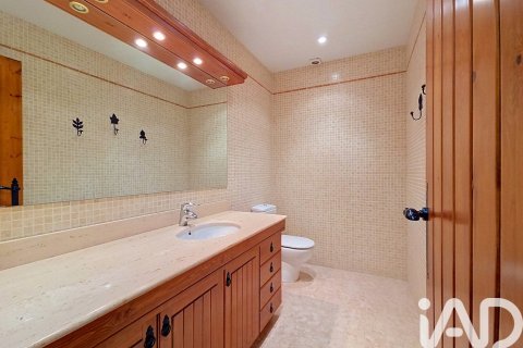 Купить дом в Кабрильс, Испания с 7 спален, 881м², № 8354 - фото 21