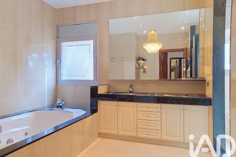 Купить дом в Кабрильс, Испания с 7 спален, 881м², № 8354 - фото 15