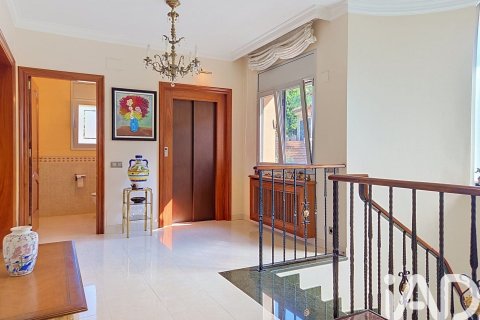 Купить дом в Кабрильс, Испания с 7 спален, 881м², № 8354 - фото 18
