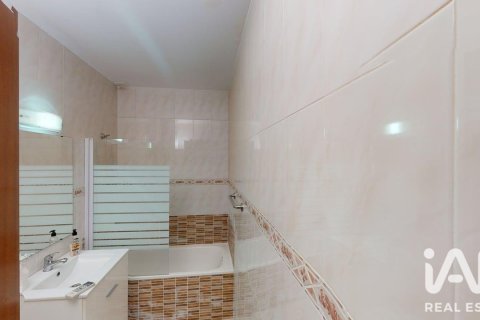 Сasa de 6 dormitorios en venta en Canet de Mar, Barcelona, Cataluña, Spain № 8351 - foto 24