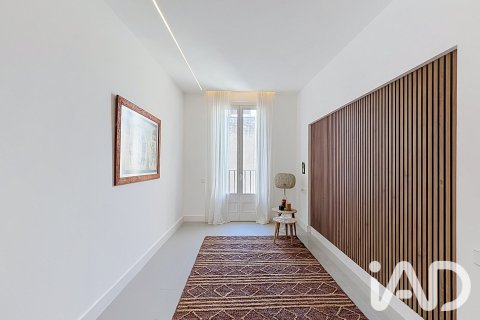 Ático de 2 dormitorios en venta en Barcelona, Cataluña, Spain № 8353 - foto 6