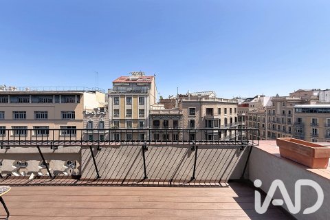 Ático de 2 dormitorios en venta en Barcelona, Cataluña, Spain № 8353 - foto 27