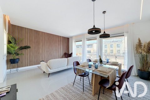 Ático de 2 dormitorios en venta en Barcelona, Cataluña, Spain № 8353 - foto 21
