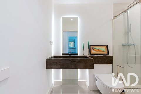 Ático de 2 dormitorios en venta en Barcelona, Cataluña, Spain № 8353 - foto 3