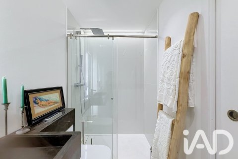 Ático de 2 dormitorios en venta en Barcelona, Cataluña, Spain № 8353 - foto 4