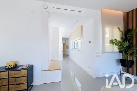 Ático de 2 dormitorios en venta en Barcelona, Cataluña, Spain № 8353 - foto 18