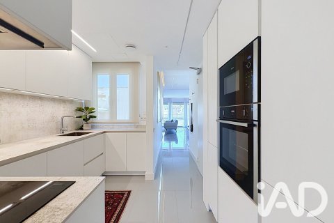 Ático de 2 dormitorios en venta en Barcelona, Cataluña, Spain № 8353 - foto 14