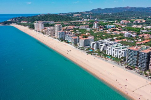 Apartamento de 3 dormitorios en venta en Platja D'aro, Gerona, Cataluña, Spain № 1732 - foto 3