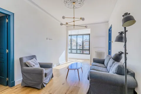 Apartamento de 4 dormitorios en venta en Barcelona, Cataluña, Spain № 1737