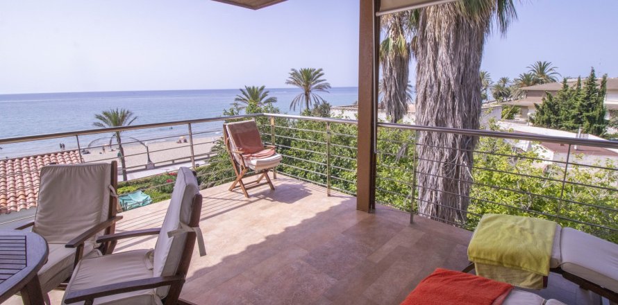 Сasa de 8 dormitorios en venta en Coma-Ruga, Tarragona, Cataluña, Spain № 1736