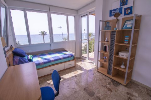 Сasa de 8 dormitorios en venta en Coma-Ruga, Tarragona, Cataluña, Spain № 1736 - foto 4