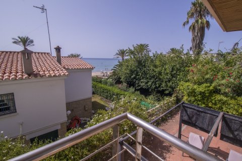 Сasa de 8 dormitorios en venta en Coma-Ruga, Tarragona, Cataluña, Spain № 1736 - foto 17