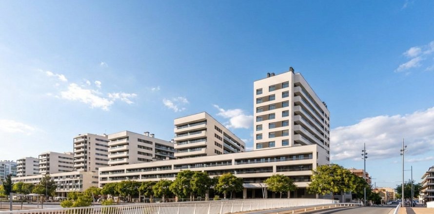 Apartamento de 4 dormitorios en venta en Badalona, Barcelona, Cataluña, Spain № 1733