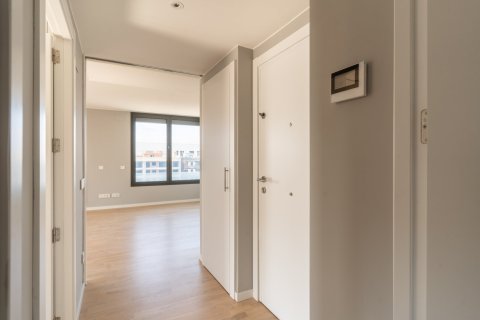 Apartamento de 4 dormitorios en venta en Badalona, Barcelona, Cataluña, Spain № 1733 - foto 5
