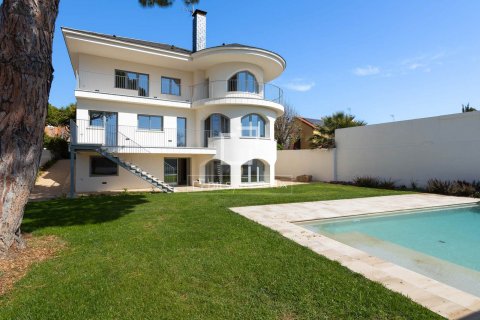 Villa de 6 dormitorios en venta en El Masnou, Barcelona, Cataluña, Spain № 6584 - foto 1