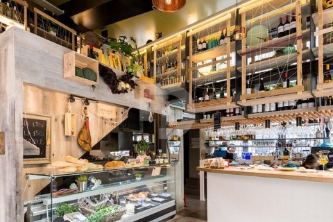 Cafetería / restaurante de 153 m² en venta en Ciudad Vieja, Barcelona, Cataluña, Spain № 4588 - foto 2
