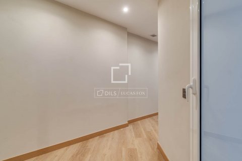 Apartamento de 5 dormitorios en alquiler en Barcelona, Cataluña, Spain № 8625 - foto 21