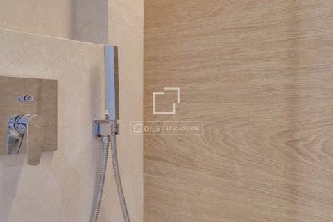 Apartamento de 5 dormitorios en alquiler en Barcelona, Cataluña, Spain № 8625 - foto 17