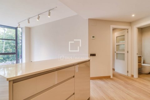 Apartamento de 5 dormitorios en alquiler en Barcelona, Cataluña, Spain № 8625 - foto 29