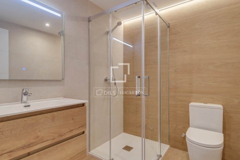 Apartamento de 5 dormitorios en alquiler en Barcelona, Cataluña, Spain № 8625 - foto 9