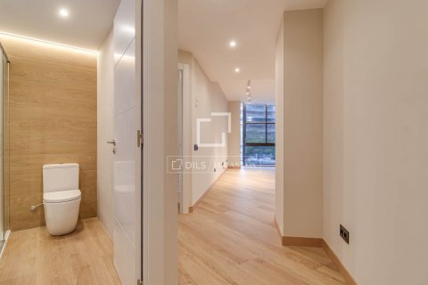 Apartamento de 5 dormitorios en alquiler en Barcelona, Cataluña, Spain № 8625 - foto 8