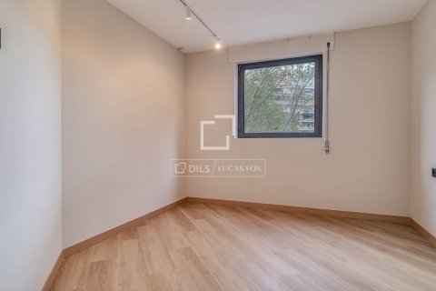 Apartamento de 5 dormitorios en alquiler en Barcelona, Cataluña, Spain № 8625 - foto 12