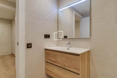 Apartamento de 5 dormitorios en alquiler en Barcelona, Cataluña, Spain № 8625 - foto 10